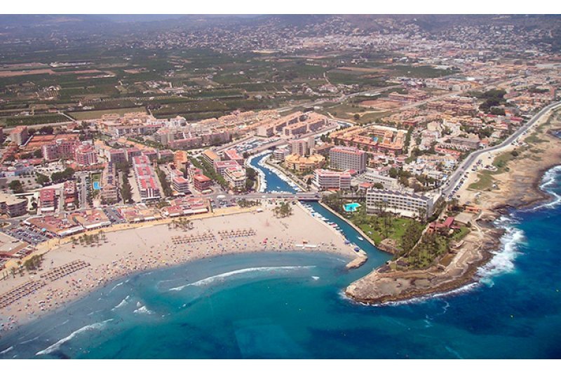 Adéu 2017/ Xàbia: El trist adéu als tres ciclistes que moriren a la carretera entela l’any en què es reprèn la piscina municipal Adéu 2017/ Xàbia: El trist adéu als tres ciclistes que moriren a la carretera entela l’any en què es reprèn la piscina municipal