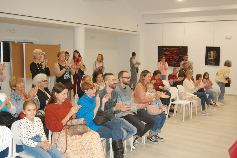 La mostra “Respet-art” de Carmen S. Ruano enceta l’agenda del 25N a Els Poblets La mostra “Respet-art” de Carmen S. Ruano enceta l’agenda del 25N a Els Poblets