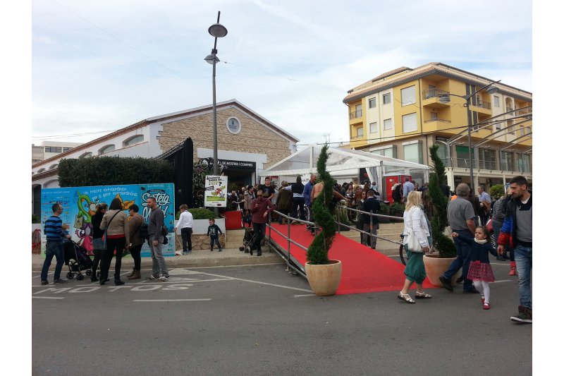 Vora nou mil persones van visitar la Fira de Compres i Comerç 2016 d’Ondara Vora nou mil persones van visitar la Fira de Compres i Comerç 2016 d’Ondara