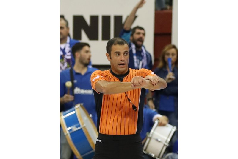 El dianense Fernando Calatrava pita el Real Madrid-Bilbao de la Copa del Rey  El dianense Fernando Calatrava pita el Real Madrid-Bilbao de la Copa del Rey