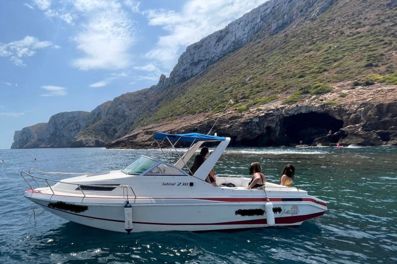 Fondean embarcaciones en zona prohibida de la reserva marina del Cabo de San Antonio  Fondean embarcaciones en zona prohibida de la reserva marina del Cabo de San Antonio