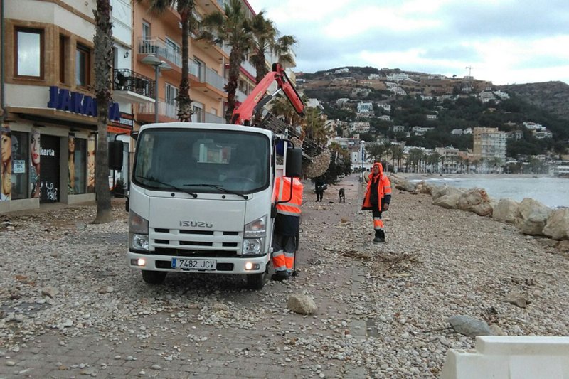 El temporal deja tras de si derribos y destrozos El temporal deja tras de si derribos y destrozos