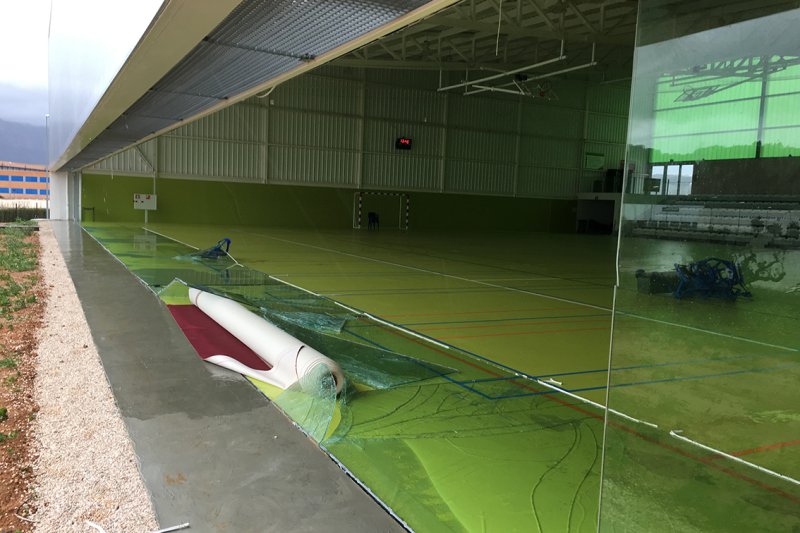 El temporal deja tras de si derribos y destrozos El temporal deja tras de si derribos y destrozos