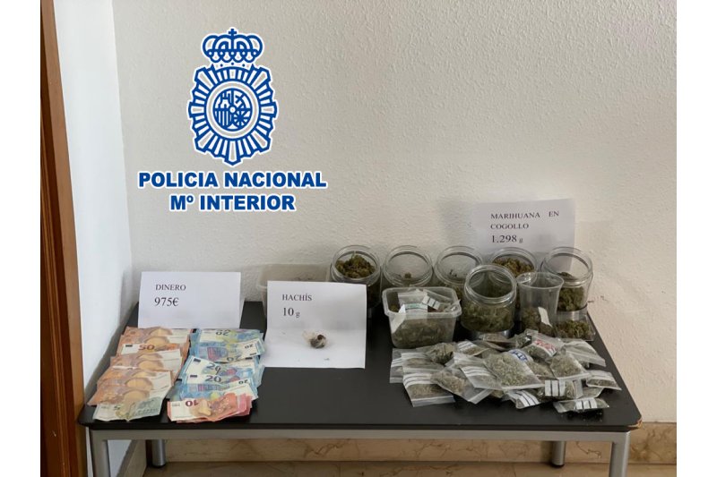 La Policía Nacional ha desmantelado tres puntos negros de venta de marihuana en Dénia La Policía Nacional ha desmantelado tres puntos negros de venta de marihuana en Dénia