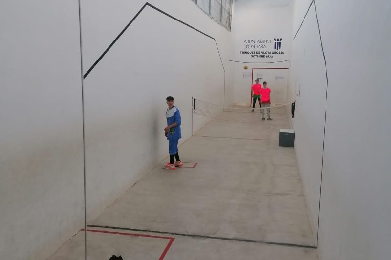 Carretons i torneig de penyes al trinquet invoquen l’esperit del Mig Any de Sant Jaume a Ondara en temps de pandèmia Carretons i torneig de penyes al trinquet invoquen l’esperit del Mig Any de Sant Jaume a Ondara en temps de pandèmia