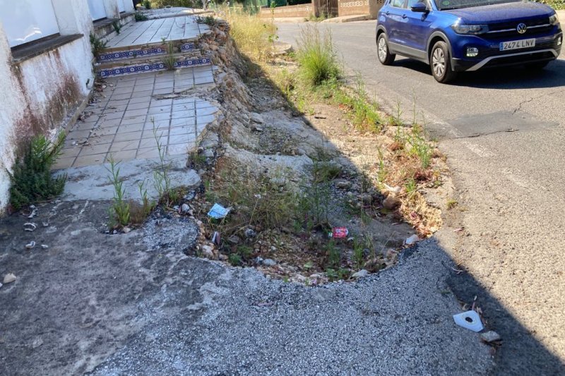 Gent de Dénia exige soluciones al mal estado del Camí Les Troies Gent de Dénia exige soluciones al mal estado del Camí Les Troies