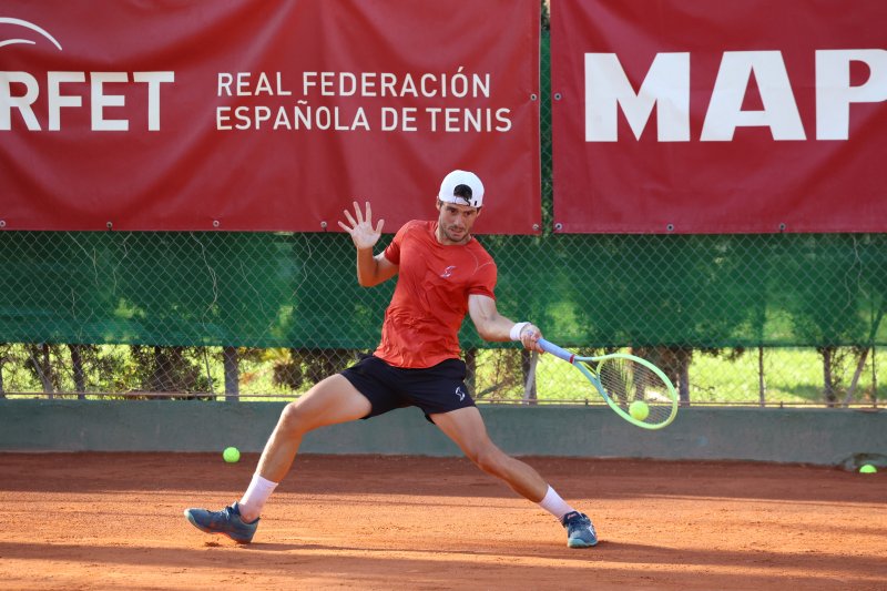 Sergi Pérez se curra un gran debut en casa en el torneo Orysol de Dénia Sergi Pérez se curra un gran debut en casa en el torneo Orysol de Dénia