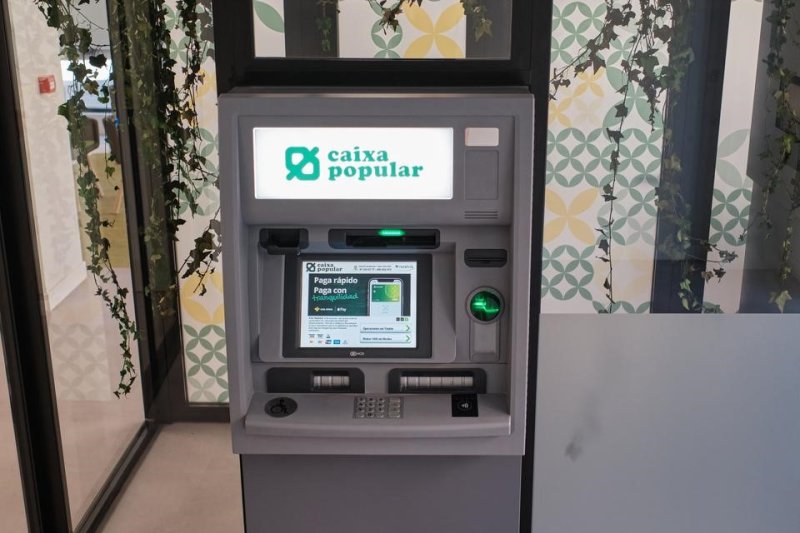 Caixa Popular aposta per l’atenció personalitzada i presencial de les persones majors Caixa Popular aposta per l’atenció personalitzada i presencial de les persones majors