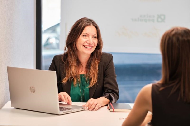 Caixa Popular aposta per l’atenció personalitzada i presencial de les persones majors Caixa Popular aposta per l’atenció personalitzada i presencial de les persones majors