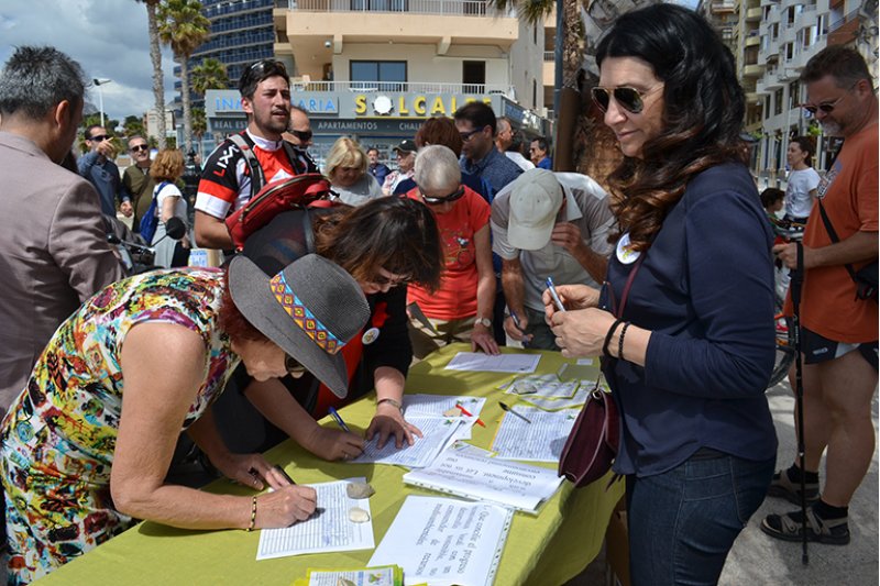 Más de 300 personas reclaman un urbanismo más sostenible y la protección del patrimonio cultural en Calp Más de 300 personas reclaman un urbanismo más sostenible y la protección del patrimonio cultural en Calp