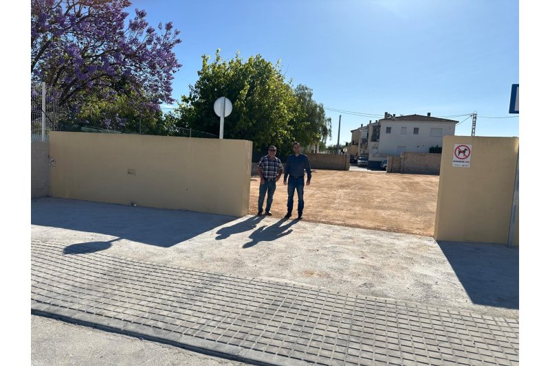 L’Ajuntament d’Ondara obri al públic el nou aparcament del carrer Dénia amb  amb 24 places de cotxes i 5 per a motos  L’Ajuntament d’Ondara obri al públic el nou aparcament del carrer Dénia amb  amb 24 places de cotxes i 5 per a motos