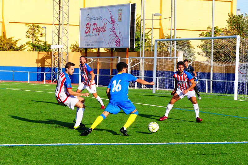 El Javea exhibe pegada ante un Dénia que no se rinde (2-3) El Javea exhibe pegada ante un Dénia que no se rinde (2-3)