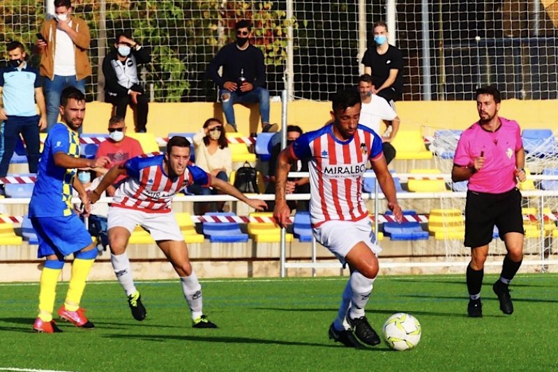 El Javea exhibe pegada ante un Dénia que no se rinde (2-3) El Javea exhibe pegada ante un Dénia que no se rinde (2-3)