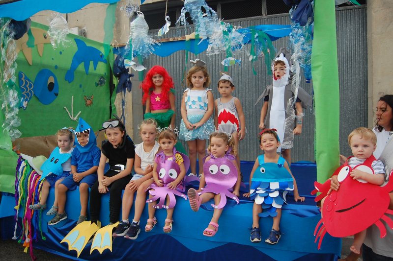 L’originalitat de les disfresses reivindica les carrosses com a patrimoni de les festes patronals de Sanet i Els Negrals L’originalitat de les disfresses reivindica les carrosses com a patrimoni de les festes patronals de Sanet i Els Negrals