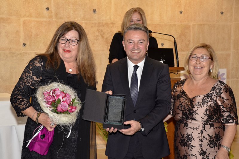 La gala de la hostelerÃa de Xàbia reconoce la profesionalidad y la dedicación de las mujeres del sector La gala de la hostelerÃa de Xàbia reconoce la profesionalidad y la dedicación de las mujeres del sector