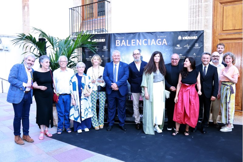 Xàbia se convierte en capital de la moda con su tributo a Balenciaga Xàbia se convierte en capital de la moda con su tributo a Balenciaga