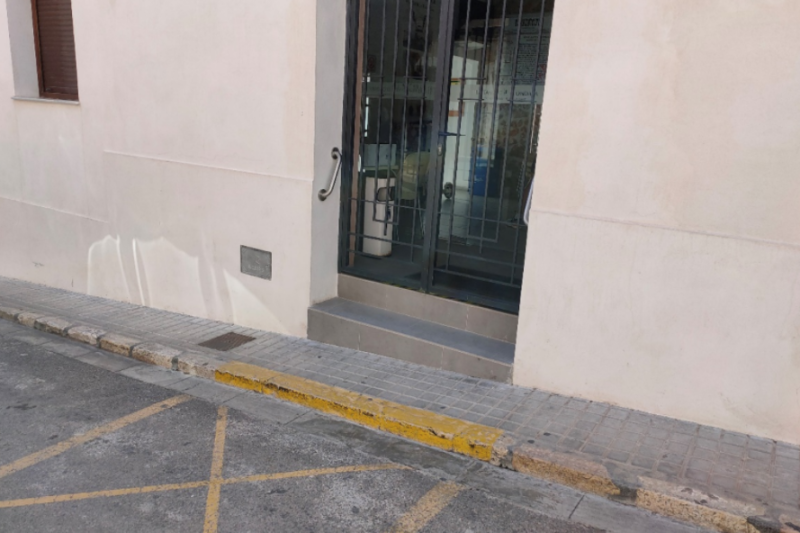 Una subvención de la Generalitat Valenciana permite habilitar una entrada accesible en el trinquet municipal de Ondara Una subvención de la Generalitat Valenciana permite habilitar una entrada accesible en el trinquet municipal de Ondara
