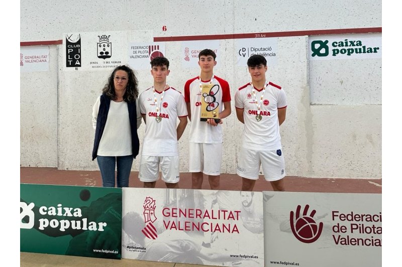 Un or, una plata i tres bronzes per a l’Escola Municipal d’Ondara en la final provincial de raspall Un or, una plata i tres bronzes per a l’Escola Municipal d’Ondara en la final provincial de raspall