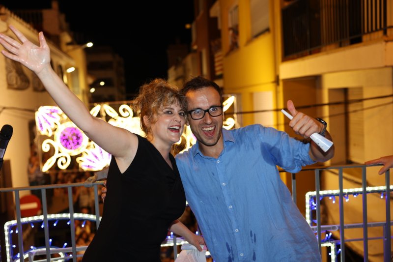 Marina Mulet i Jaime Monfort fan vibrar la Plaça Major amb un pregó que repassa els tòpics de les Festes de Pedreguer Marina Mulet i Jaime Monfort fan vibrar la Plaça Major amb un pregó que repassa els tòpics de les Festes de Pedreguer