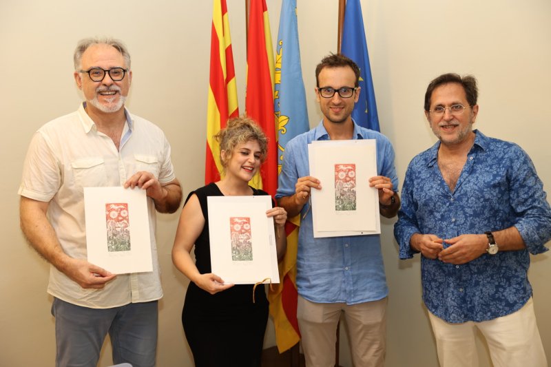 Marina Mulet i Jaime Monfort fan vibrar la Plaça Major amb un pregó que repassa els tòpics de les Festes de Pedreguer Marina Mulet i Jaime Monfort fan vibrar la Plaça Major amb un pregó que repassa els tòpics de les Festes de Pedreguer