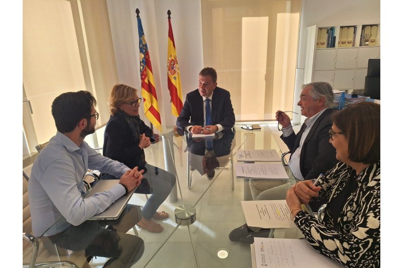 Xàbia formaliza la cesión de parcelas para la construcción de 64 viviendas de protección oficial  Xàbia formaliza la cesión de parcelas para la construcción de 64 viviendas de protección oficial