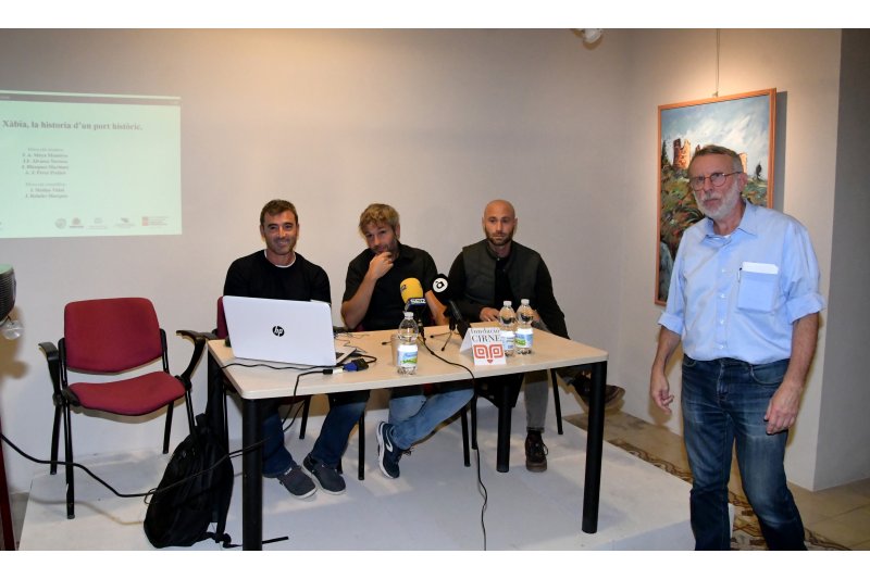 El Projecte Portixol de Xàbia desvela restos de una villa romana y tumbas de gran valor arqueológico en la isla El Projecte Portixol de Xàbia desvela restos de una villa romana y tumbas de gran valor arqueológico en la isla