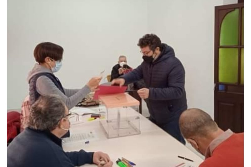 Óscar Mengual da un paso al lado Óscar Mengual da un paso al lado