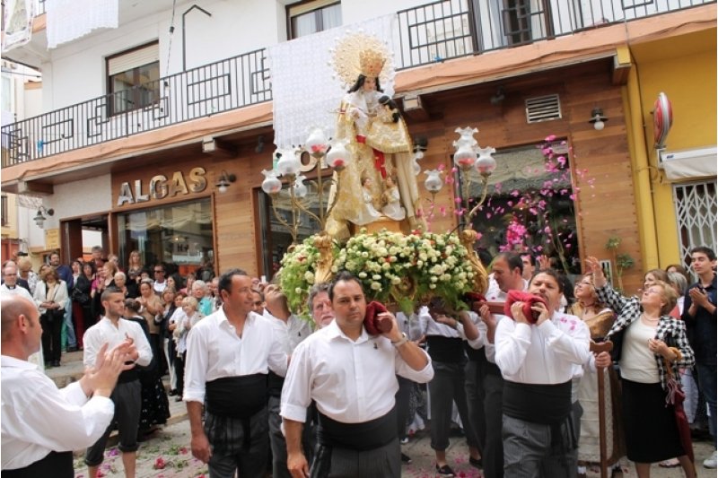 Los vecinos de Moraira rinden homenaje a la Virgen de los Desamparados Los vecinos de Moraira rinden homenaje a la Virgen de los Desamparados