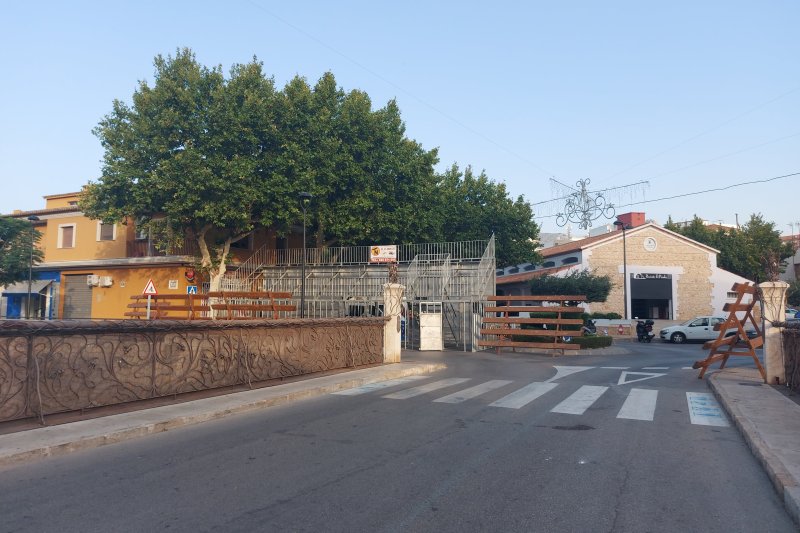 El muntatge de la infraestructura festera pel Sant Jaume d’Ondara pren forma El muntatge de la infraestructura festera pel Sant Jaume d’Ondara pren forma