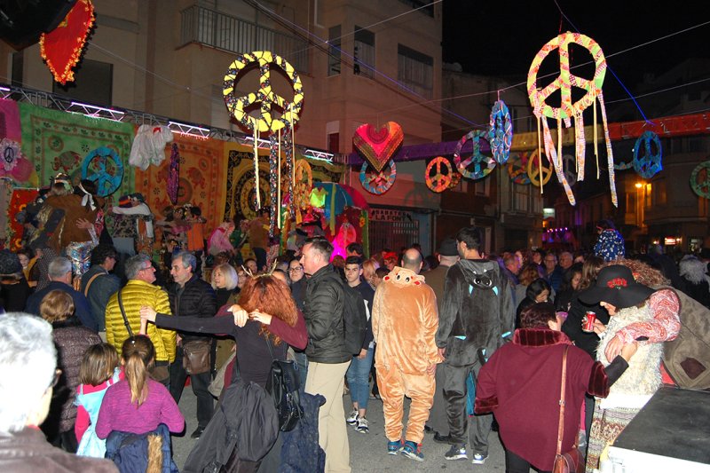 El festival d’arts escèniques trasllada al carnestoltes pegolí cap a una dimensió més espectacular El festival d’arts escèniques trasllada al carnestoltes pegolí cap a una dimensió més espectacular