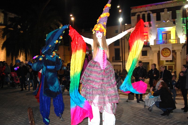 El festival d’arts escèniques trasllada al carnestoltes pegolí cap a una dimensió més espectacular El festival d’arts escèniques trasllada al carnestoltes pegolí cap a una dimensió més espectacular