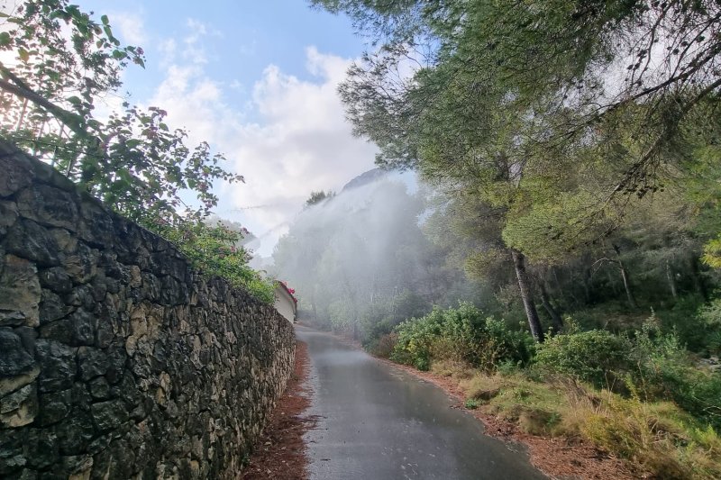El incendio declarado en los Huertos del Montgó de Xàbia evoluciona favorablemente  El incendio declarado en los Huertos del Montgó de Xàbia evoluciona favorablemente
