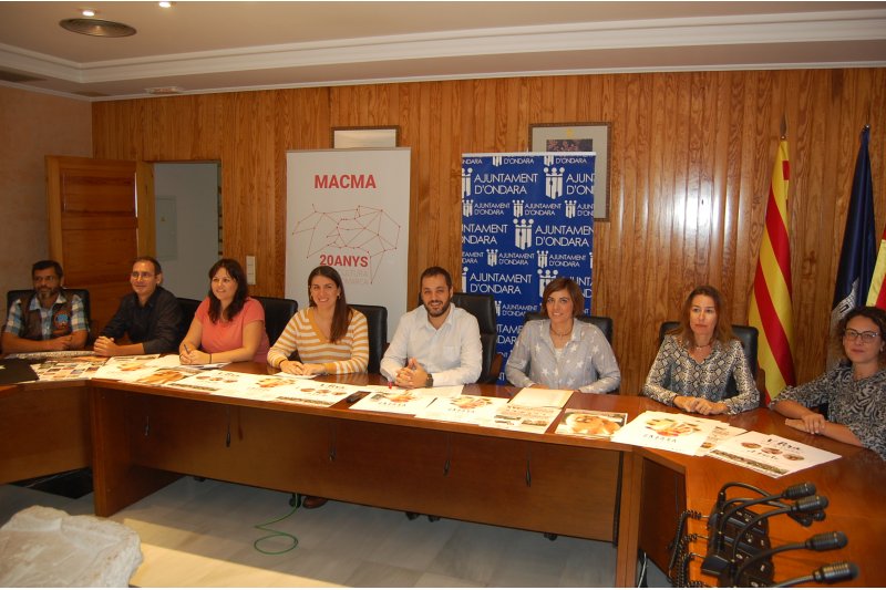 La Fira de Fires d’Ondara retorna als seus orígens reprenent la mostra d'animals a la plaça de bous La Fira de Fires d’Ondara retorna als seus orígens reprenent la mostra d'animals a la plaça de bous