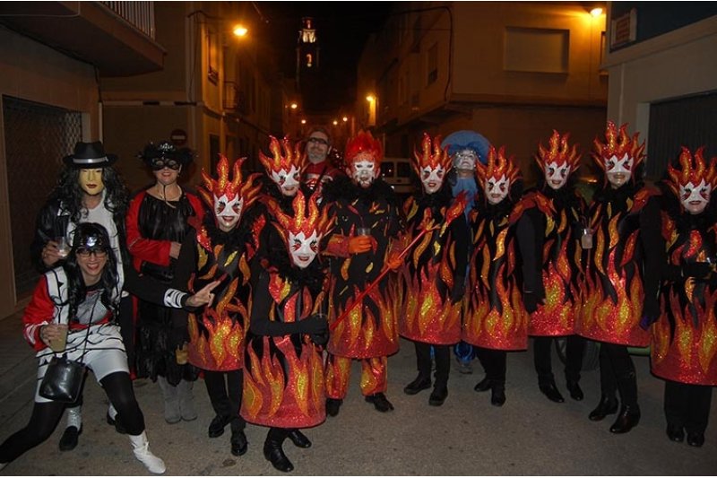 Marc Pons i las hijas de Vulcano guanyen els premis a les millors disfresses del carnestoltes Pego 2015 Marc Pons i las hijas de Vulcano guanyen els premis a les millors disfresses del carnestoltes Pego 2015