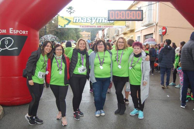 Més de 1.200 persones desafien a la pluja a Benidoleig en favor de la investigació contra el càncer Més de 1.200 persones desafien a la pluja a Benidoleig en favor de la investigació contra el càncer