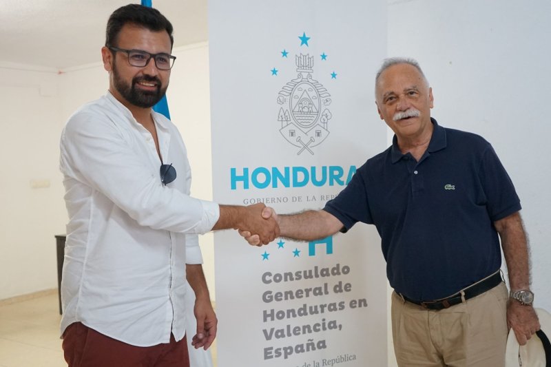 El Hospital de Dénia dona penicilina cristalina a un hospital de Honduras para tratar la sífilis neonatal El Hospital de Dénia dona penicilina cristalina a un hospital de Honduras para tratar la sífilis neonatal