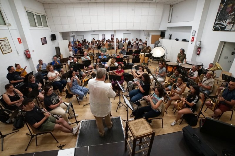 L’Escola Canta: més de cent xiquets participen en la representació d’una cantata a Dénia L’Escola Canta: més de cent xiquets participen en la representació d’una cantata a Dénia