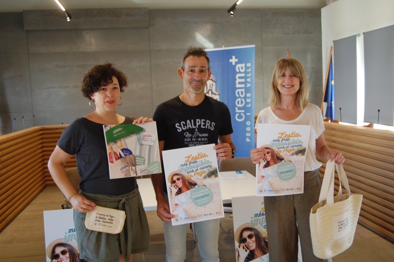 Més de quaranta establiments participen de la campanya de fidelització del comerç de Pego “A l’estiu més prop impossible” Més de quaranta establiments participen de la campanya de fidelització del comerç de Pego “A l’estiu més prop impossible”