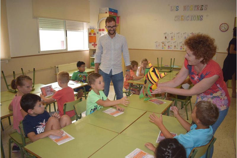 La biblioteca de Benitatxell busca su nueva mascota La biblioteca de Benitatxell busca su nueva mascota