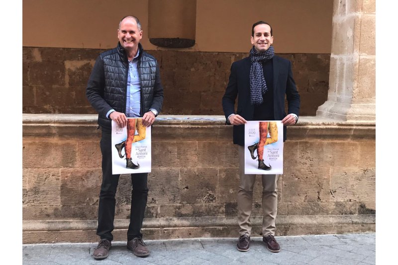 La hoguera de Sant Antoni y la bendición de animales abren la Fira i Porrat de Benissa La hoguera de Sant Antoni y la bendición de animales abren la Fira i Porrat de Benissa