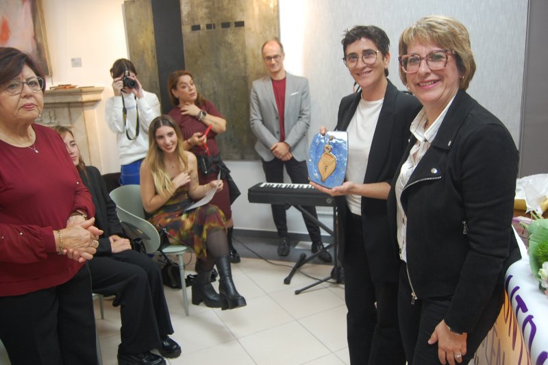 El Grup de Dones Cabal de Pego reconeix la trajectòria feminista i esportiva de Rosi Heredia El Grup de Dones Cabal de Pego reconeix la trajectòria feminista i esportiva de Rosi Heredia