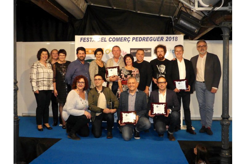 Els Premis Empresa aporten consistència i vistositat a la desfilada de la Festa del Comerç de Pedreguer Els Premis Empresa aporten consistència i vistositat a la desfilada de la Festa del Comerç de Pedreguer