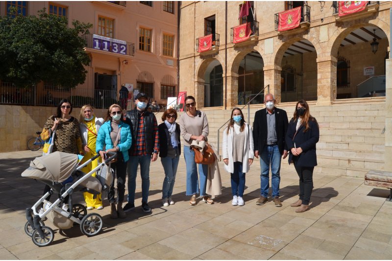 El Ayuntamiento de Dénia cede un local al colectivo ucraniano para almacenar las donaciones El Ayuntamiento de Dénia cede un local al colectivo ucraniano para almacenar las donaciones