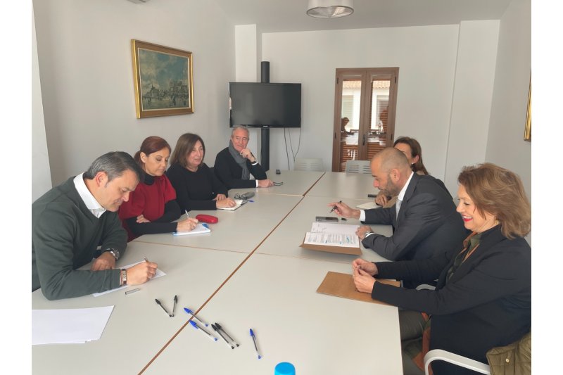 El PP de Dénia apoya las “reivindicaciones históricas” de los empresarios  El PP de Dénia apoya las “reivindicaciones históricas” de los empresarios