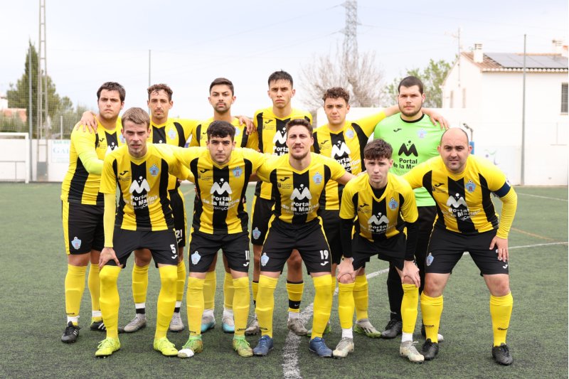 Tercera FFCV: Los favoritos no fallan y el Dénia B puede recuperar el liderato este miércoles en el partido aplazado Tercera FFCV: Los favoritos no fallan y el Dénia B puede recuperar el liderato este miércoles en el partido aplazado