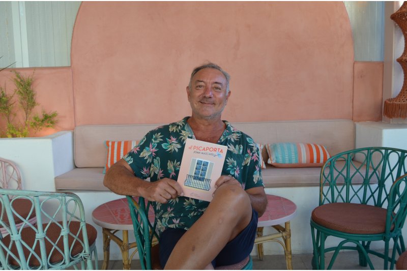 El Picaporta, un relat entre París i Dénia El Picaporta, un relat entre París i Dénia