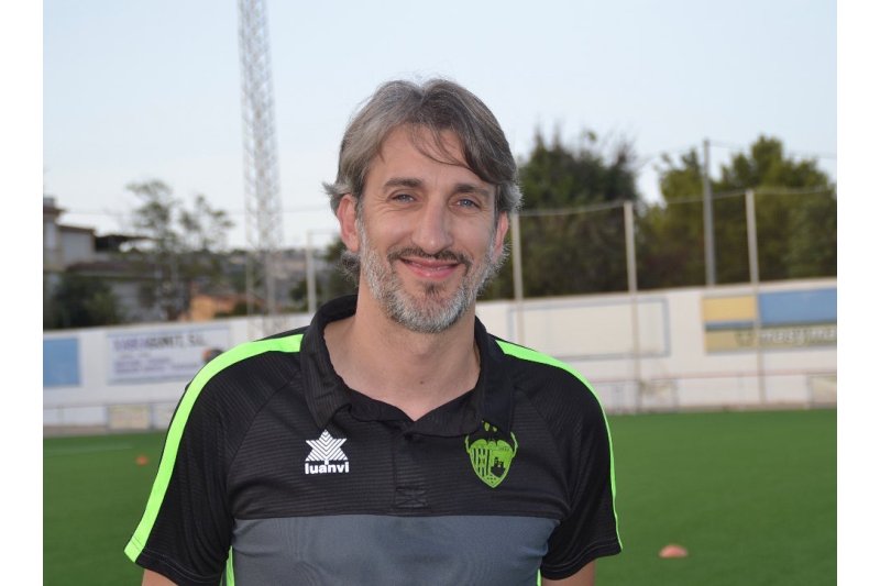 Preferente: El Jávea destituye a Juan Carlos Signes como entrenador del primer equipo  Preferente: El Jávea destituye a Juan Carlos Signes como entrenador del primer equipo