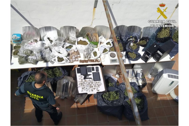 La Guardia Civil de Benissa, Calp y Xàbia  desarticula cuatro asociaciones cannábicas por tráfico de drogas La Guardia Civil de Benissa, Calp y Xàbia  desarticula cuatro asociaciones cannábicas por tráfico de drogas