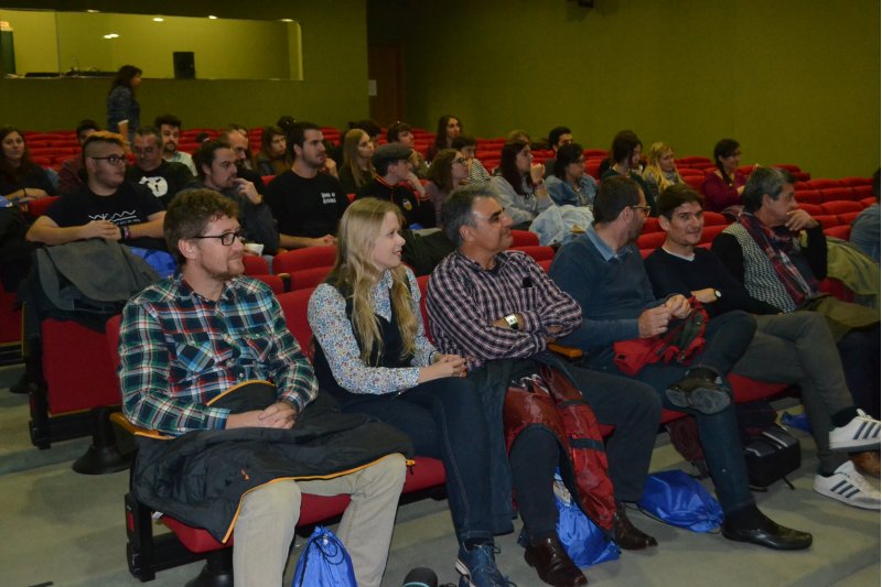Més de setanta joves participen en la Trobada del Voluntariat Lingüístic Universitari a Teulada Més de setanta joves participen en la Trobada del Voluntariat Lingüístic Universitari a Teulada