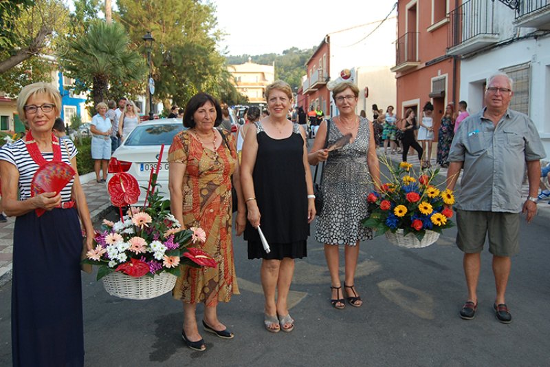 Benidoleig: Una multitudinària participació a l’ofrena de flors marca l’equador del programa de festes Benidoleig: Una multitudinària participació a l’ofrena de flors marca l’equador del programa de festes